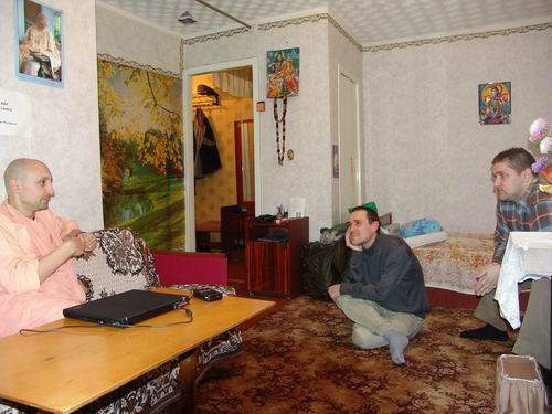 Общение с преданными и гостями на квартире у Лилы Шакти д.д.