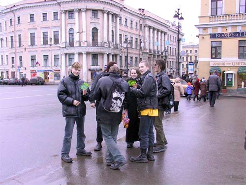 воспевание Святых Имен привлекает всех