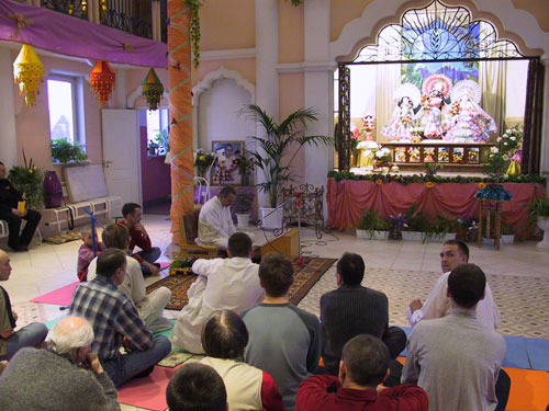 ... and after that Sripad Srutasrava Prabhu gave a class