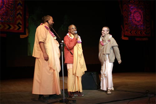 Near the end of Indian culture program with over 1,000 persons attending, there was a short spiritual program with Sripad Goswami Maharaj and Sripad Bhagavat Maharaj