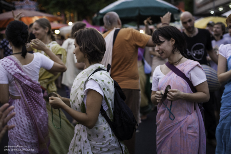 HK_sankirtana-5001