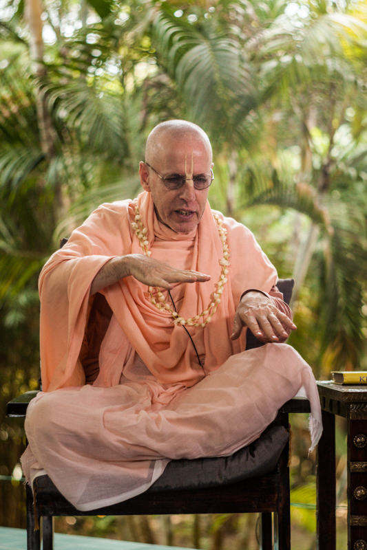 Srila_Gurudev_appearance-0517