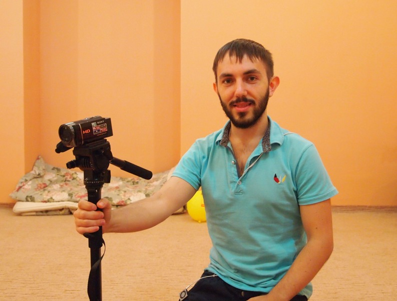 13. Александр  — прекрасный оператор всегда готов помочь в служении!