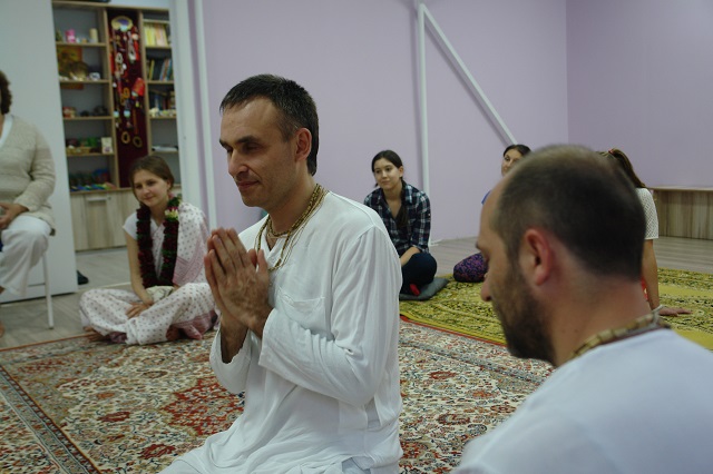 16 Дамодар дас