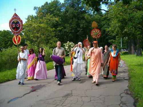070701 Ratha-yatra 01