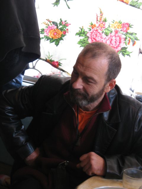 01 Приехав из Москвы Джанардан Прабху был рад видеть, что преданных в Сухуме становится всё больш