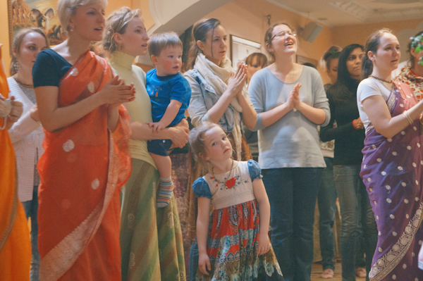 Gurapurnima_2012_00085