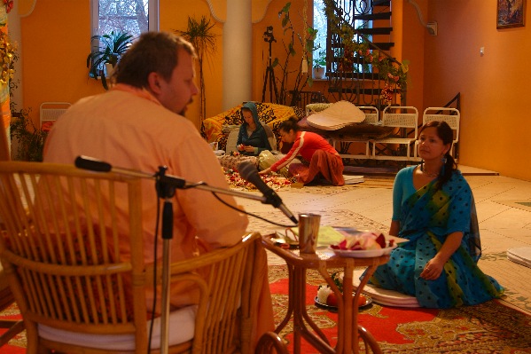 080223-AvadhutMj-init-ShyamaRani-08-s