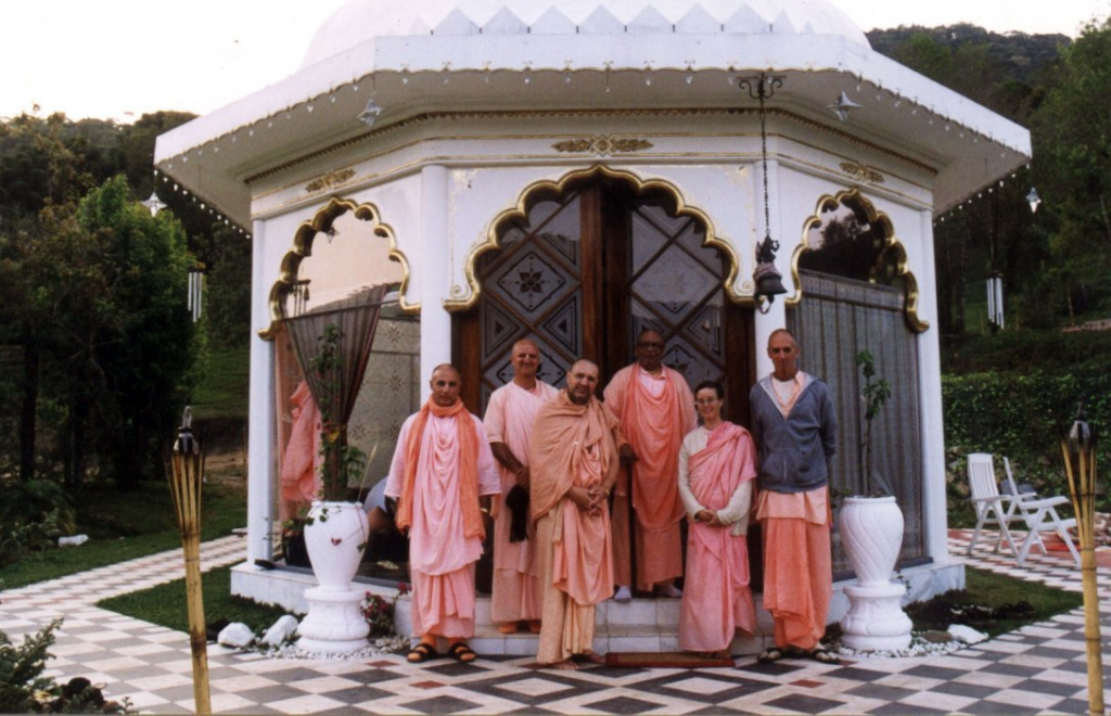 srila-govinda-maharaj_brazil_web.jpg