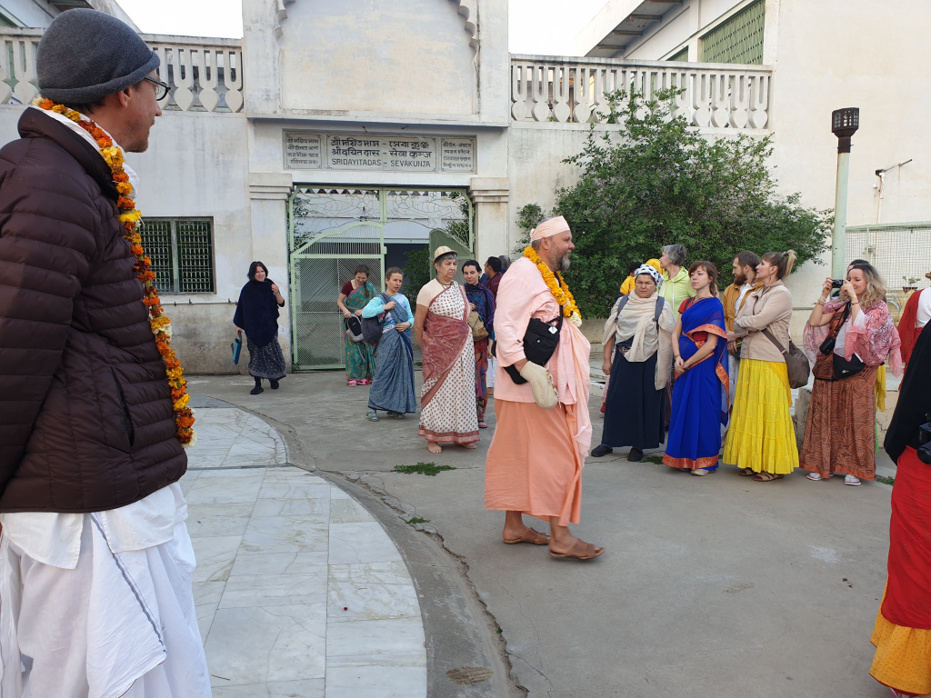 20190307_1_parikrama.jpg