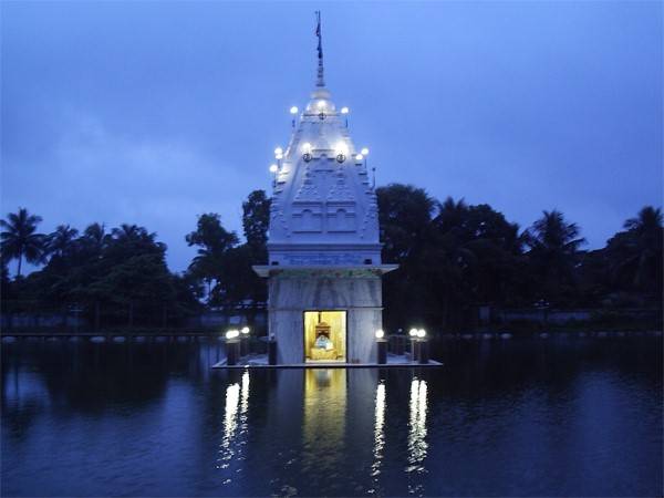 Jal-mandir.jpg